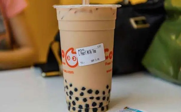 华体会app-云南“罐罐奶茶”走红，摆摊供不应求，奶茶品牌要跟吗？